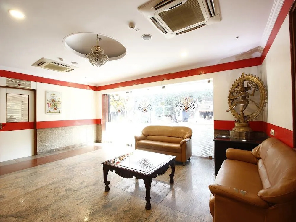 OYO Flagship 27863 Sri Sai Regency