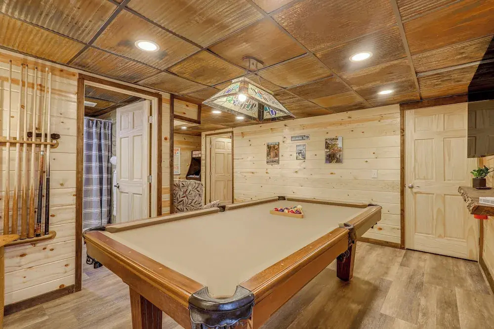 Hot Tub + Game Room: Gatlinburg Family Cabin!