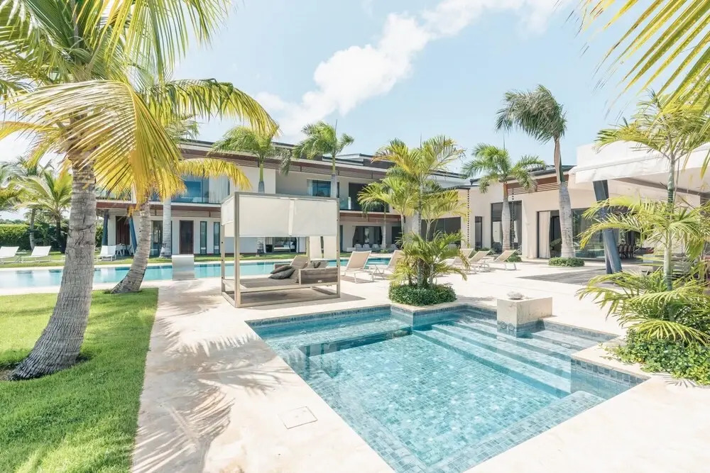 Feel at Home in This Wonderful Villa w Butler Included