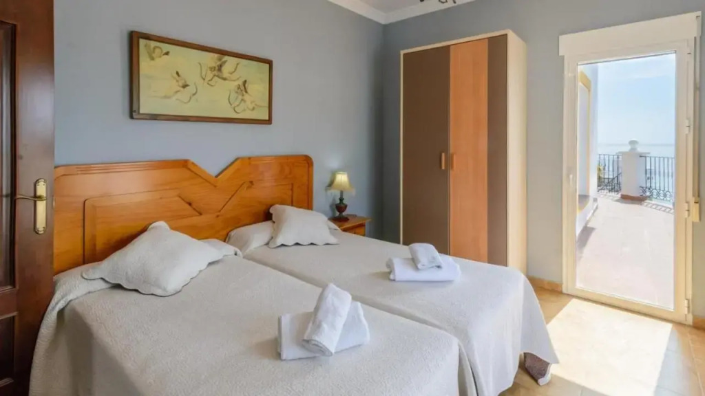 Villas Nerjazul - El Peñoncillo Beach