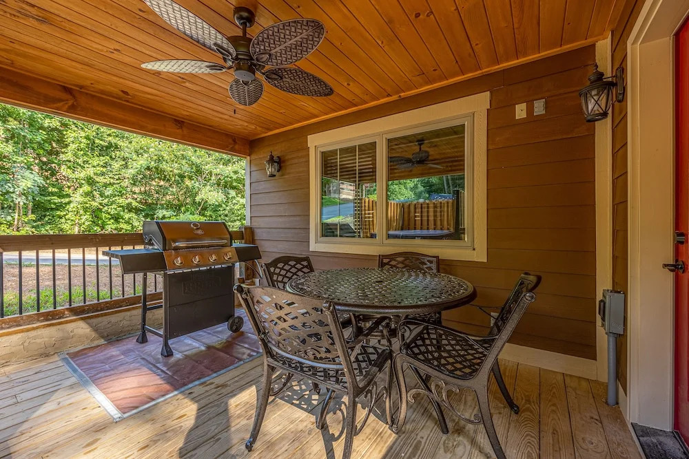 Smoky Pines Chalet