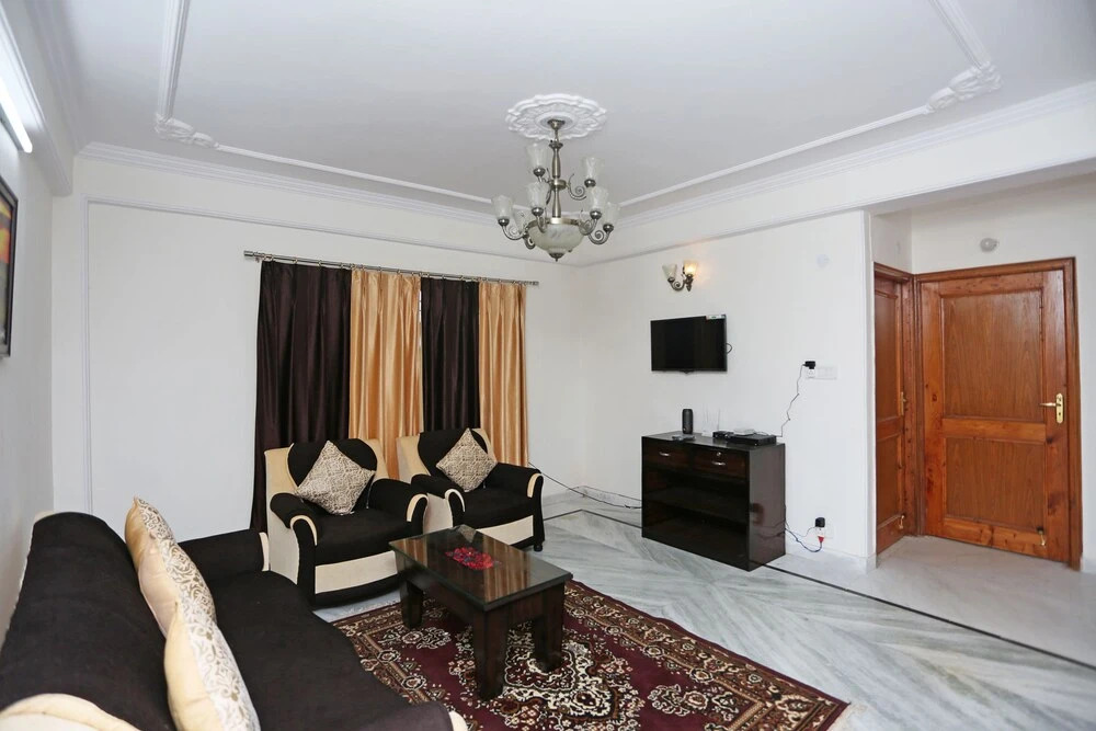 OYO 9102 Home Cozy 3BHK Near Mall Road