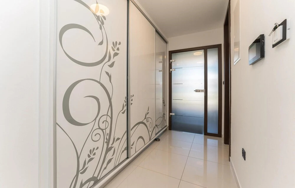 Beautiful Home in Zaton With Wifi and 6 Bedrooms