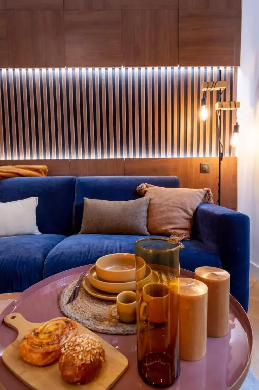 Superbe studio balcon Plage/ Prom. des Anglais 103