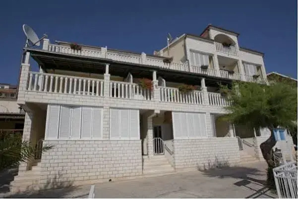 Apartments Mario Tudor
