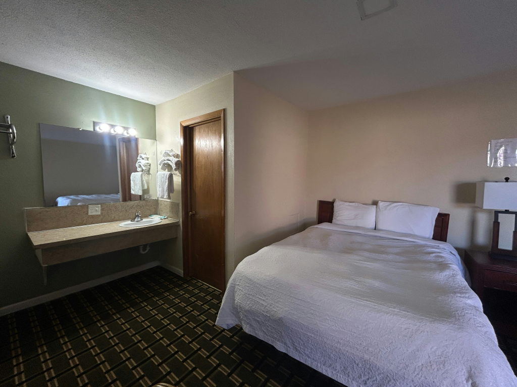 Big 12 Motel Broken Bow NE