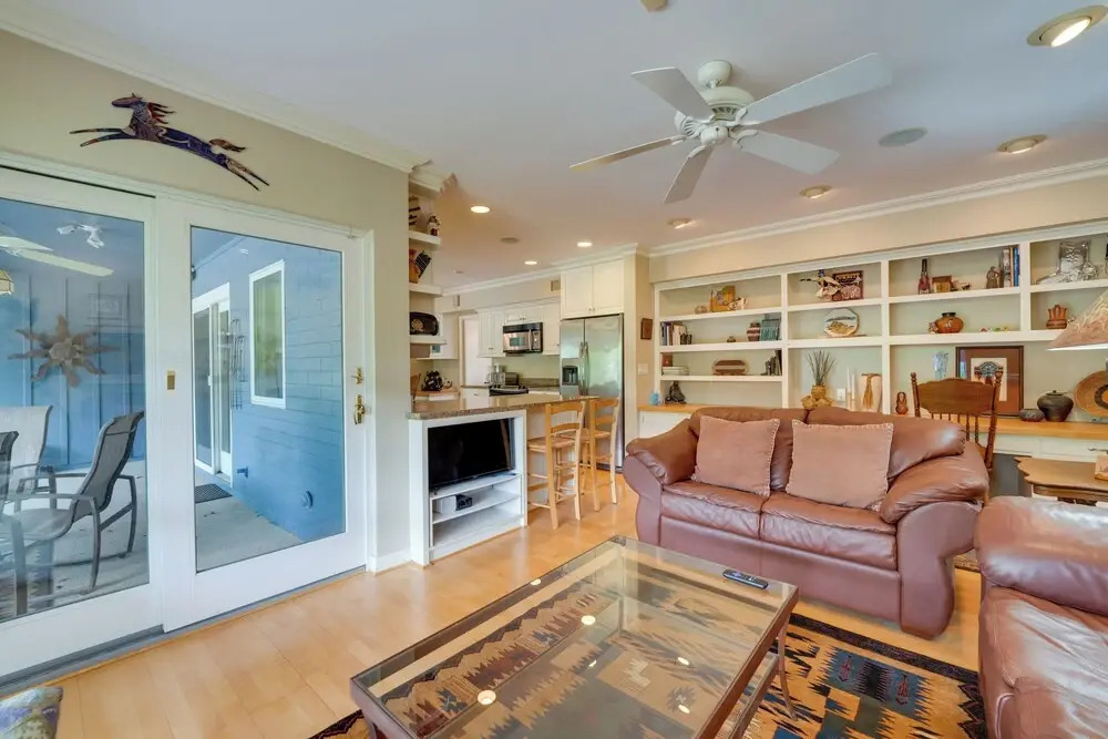 Pool & Outdoor Kitchen: Home 10 Mi to Dtwn Phoenix