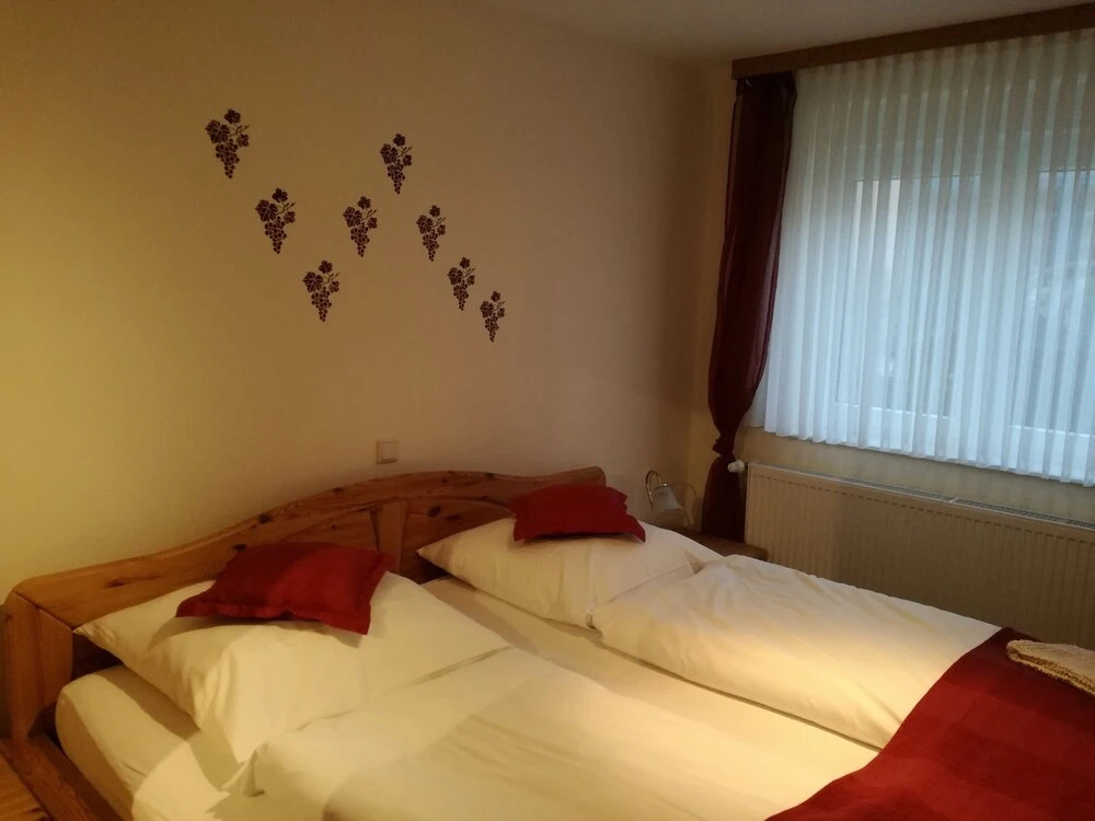 Gästezimmer / Weingut Peter