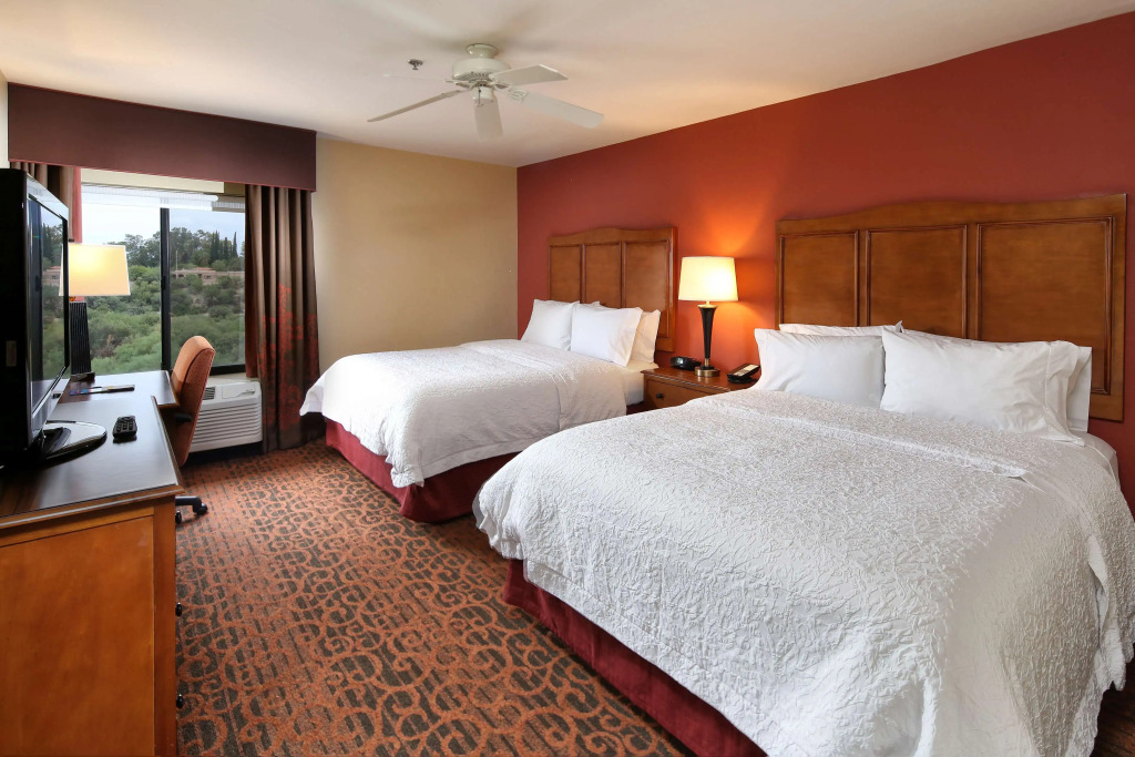 Hampton Inn & Suites Tucson Mall