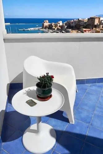 Santina Suites