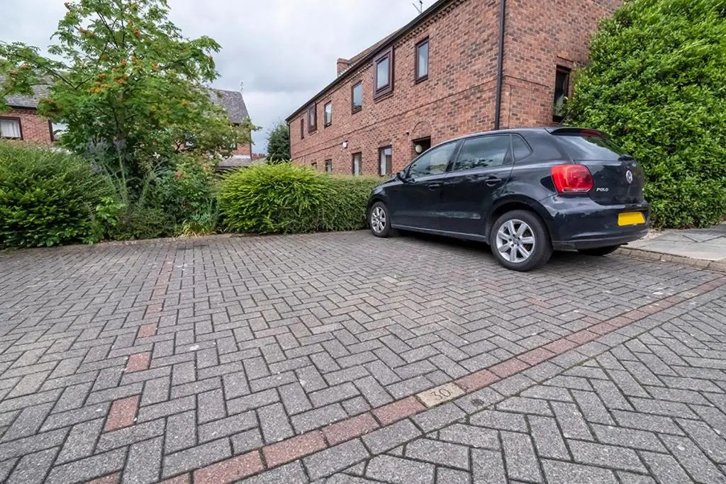 30 Fewster Way York