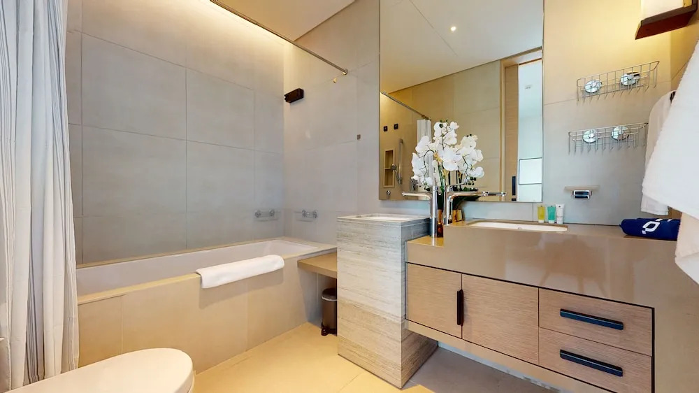 Address JBR 4706
