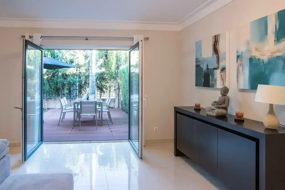 Portimão Elegant House by Homing