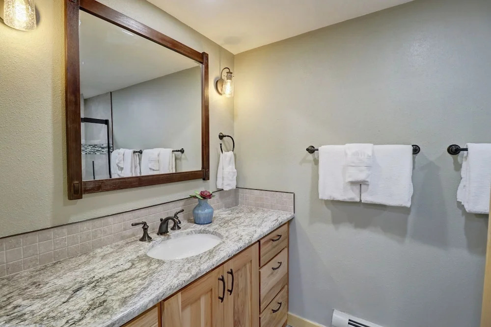 Peregrine Lodge-Remodeled Kitchen-Steps to Super Bee Lift - PG309 by RedAwning