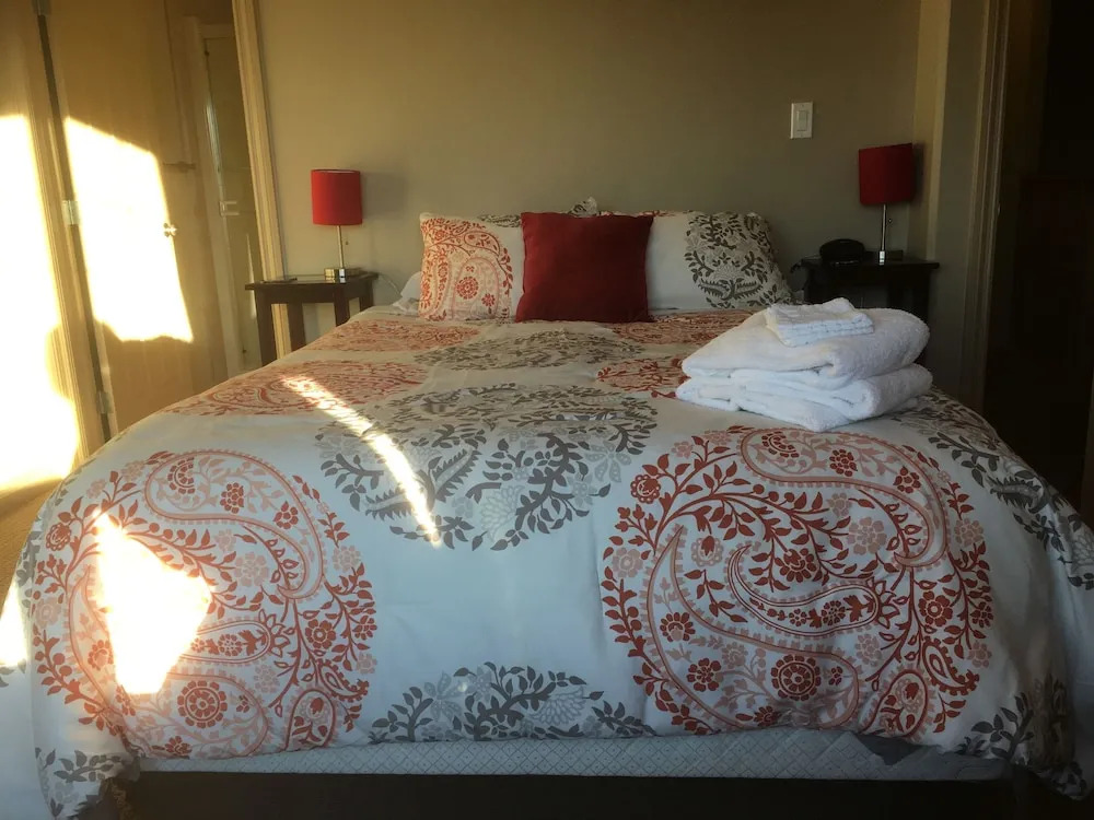 Radium Vacation Rental 3 Bedroom Townhome with Views