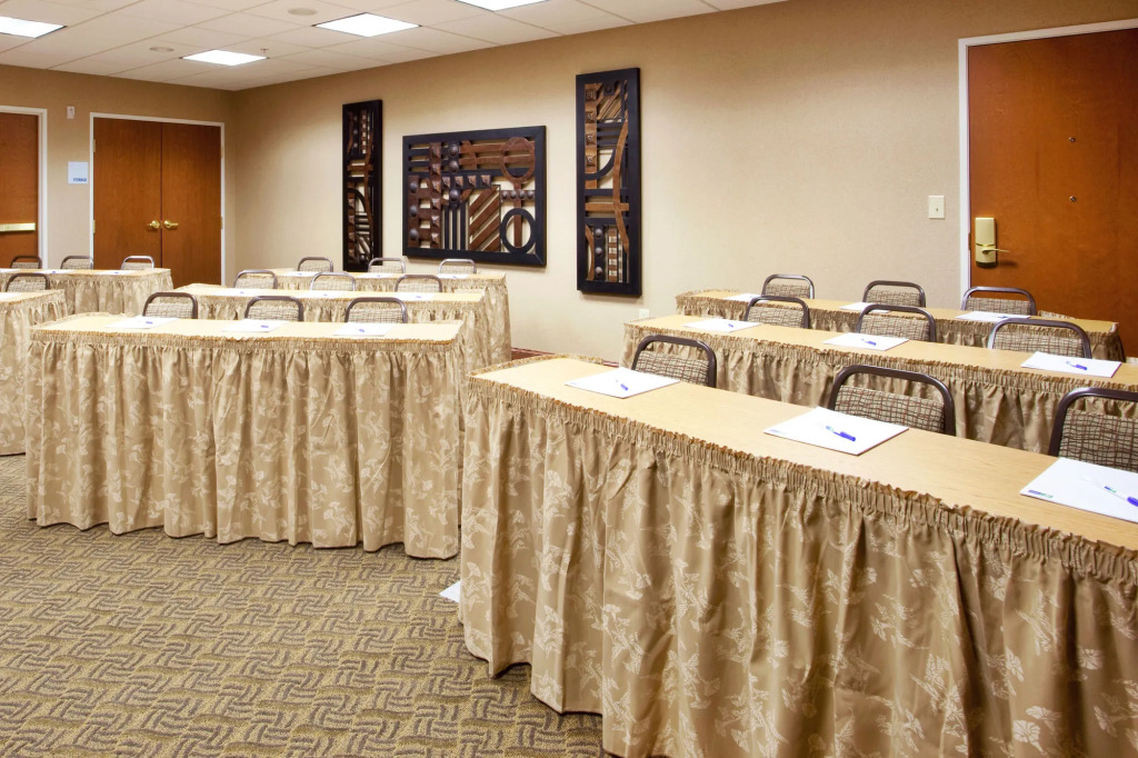 Holiday Inn Express Hotel & Suites Lewisburg by IHG