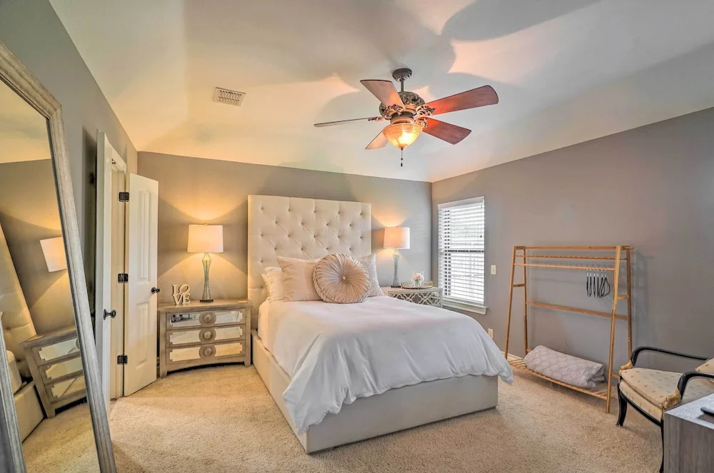 Luxe Midland Retreat w/ Patio, Grill & Yard!