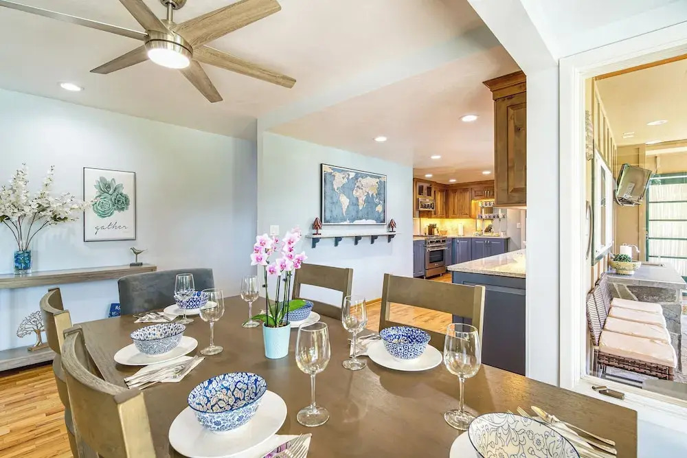 Lovely Riverfront Grants Pass Home: Pool & Hot Tub