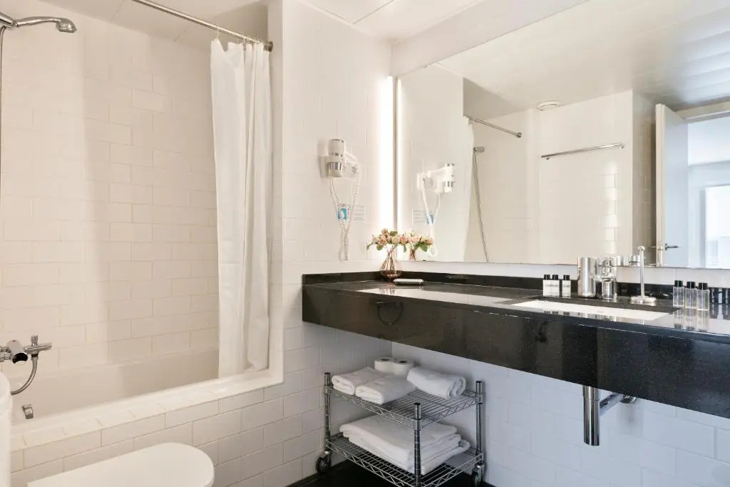 Lugaris Beach Apartments