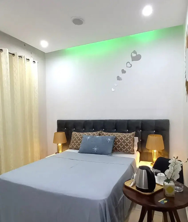 4040 Accomodation