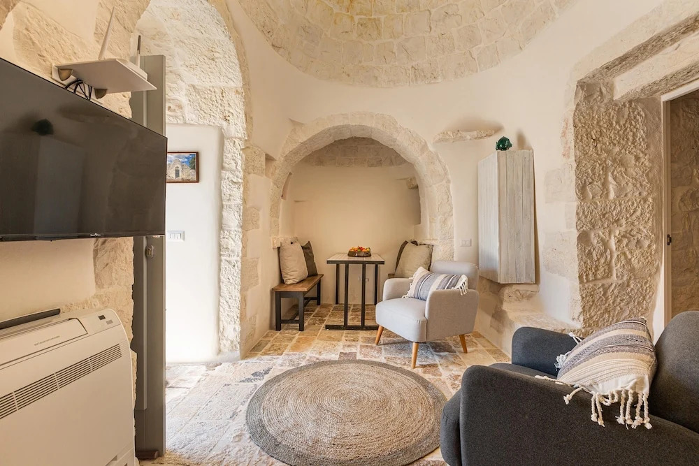 2456 Trullo Venti by Perle di Puglia