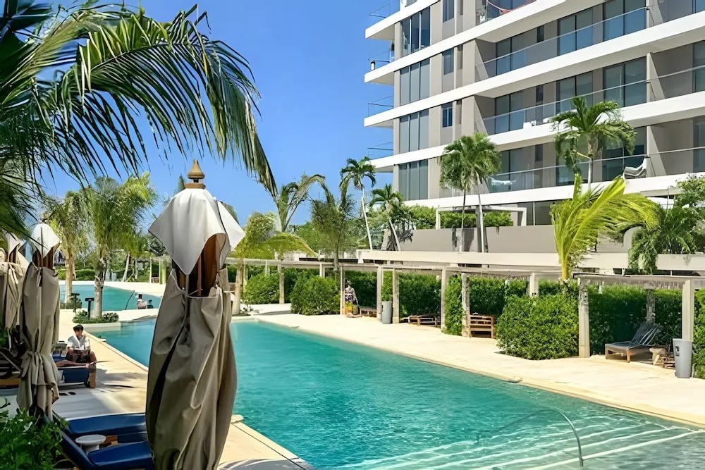 Royal Paradise Morros Eos
