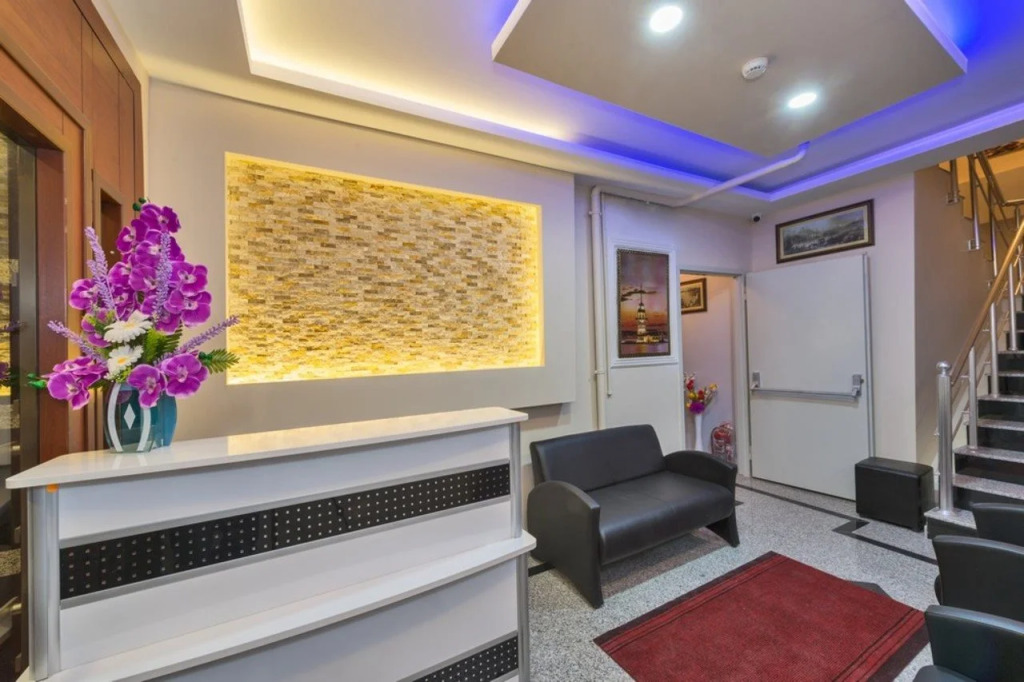 Le Premier House