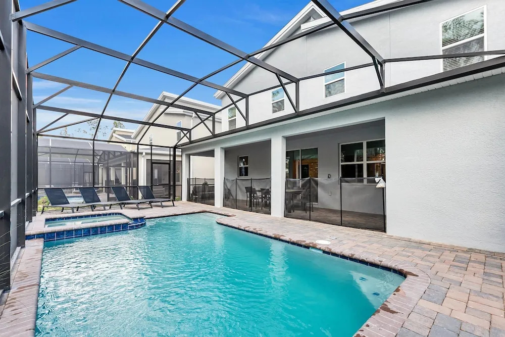 Family Friendly! 6bed 5Ba Villa with Pool