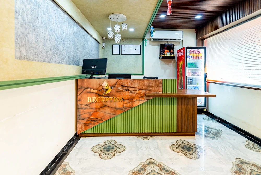 Itsy Hotels Golden Birds