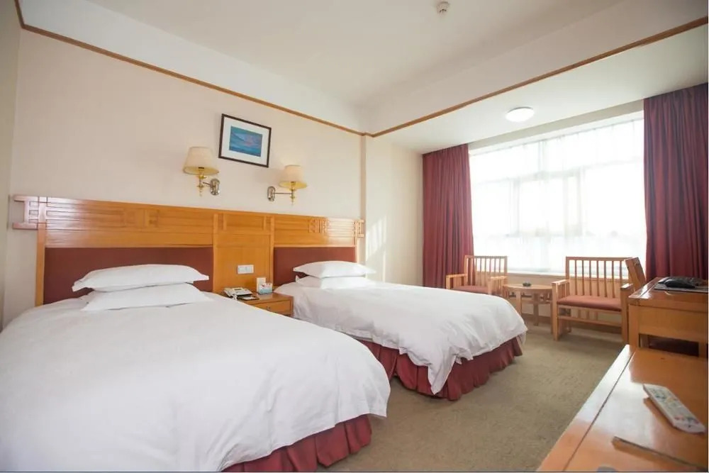 Mingxiang Hotel (Wenling Zeguo Passenger Transport Center)