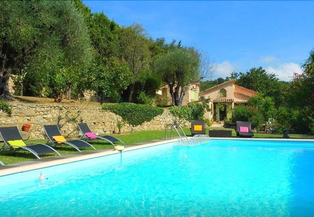 Villa la Mauvaise Herbe piscine jardin