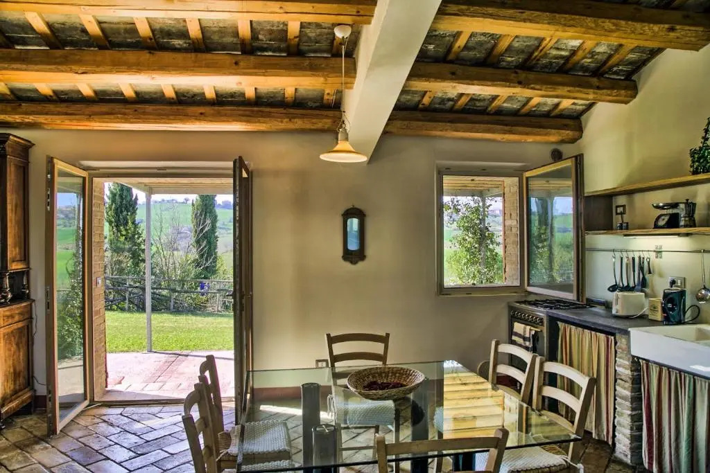 Casali Marchigiani - Ville vacanza private con piscina, giardino e vista panoramica