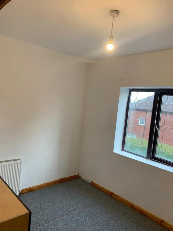 Corner Shop Apartments Sleeps 5 Parking