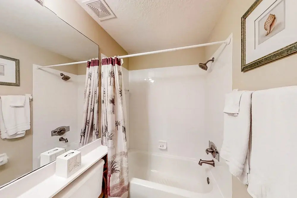Oceanfront, 2nd-floor Condo With Balcony, Hdtvs, Wifi, AC & Shared Pool