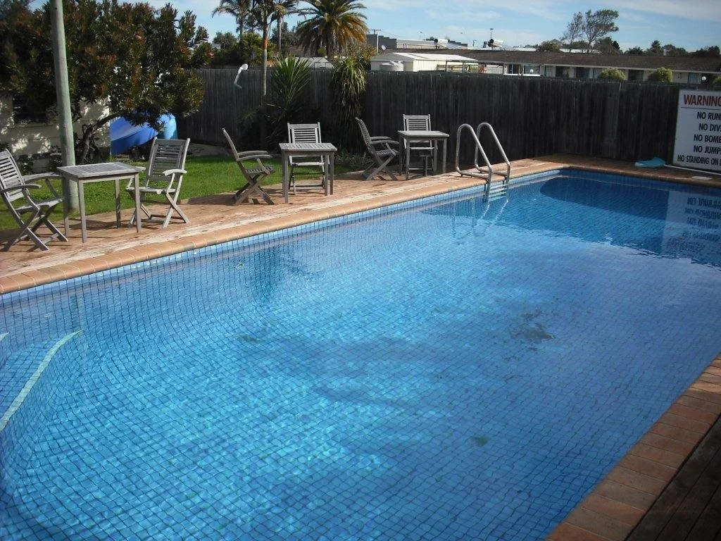 The Beaches on Lakes Cottage - Cosy Coastal Escape