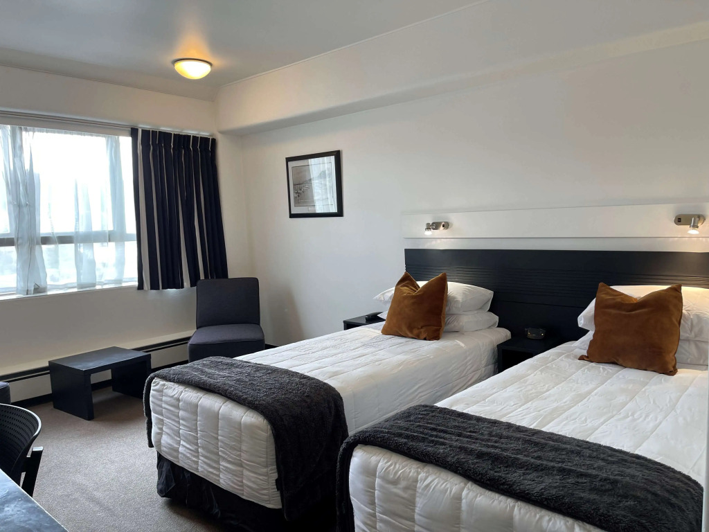 Bay Plaza Hotel