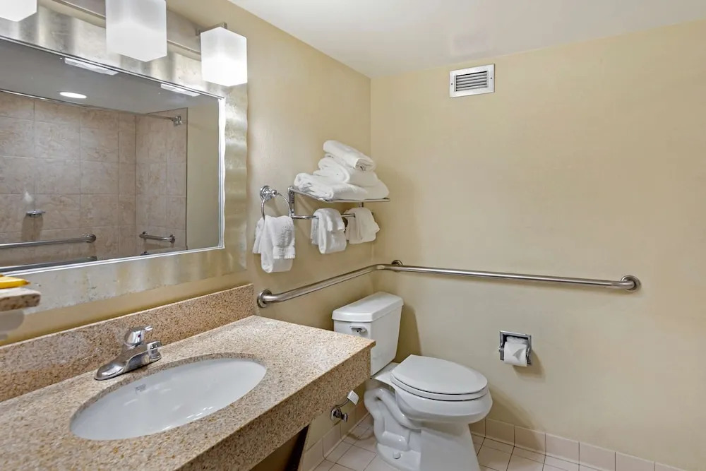 Holiday Inn Huntsville - West