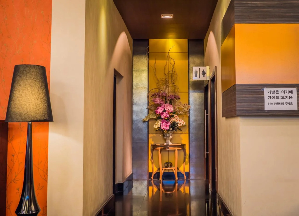Atrium Boutique Hotel