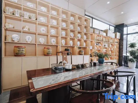 Lincang Yunjing Hotel (Lincang No.1 High School Yicheng Experimental School)