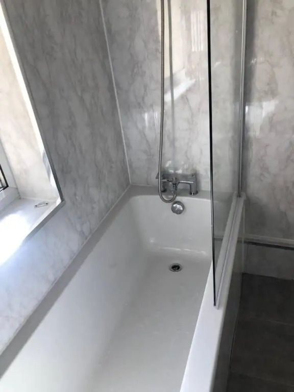 2 Bed House Near Anfield Stadium