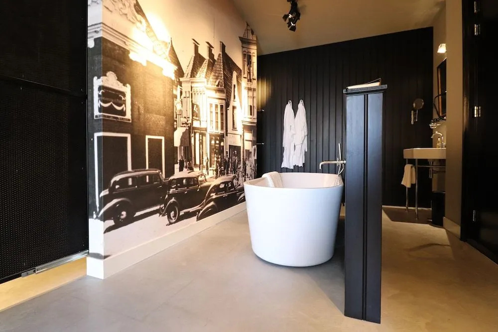 Van der Gang Suites