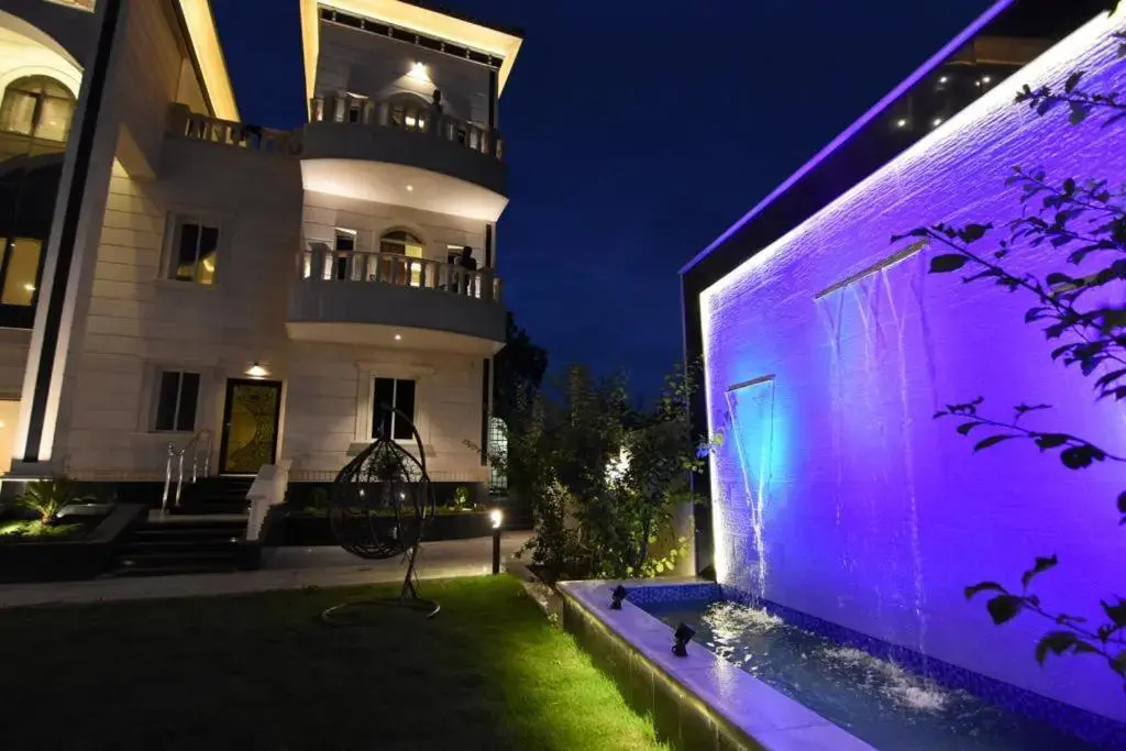 Golden White Al Shifa Hotel
