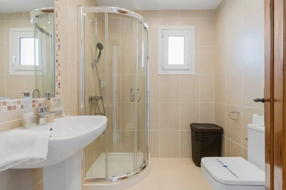 Apartment With Roof Terrace and Pool - Ref 129
