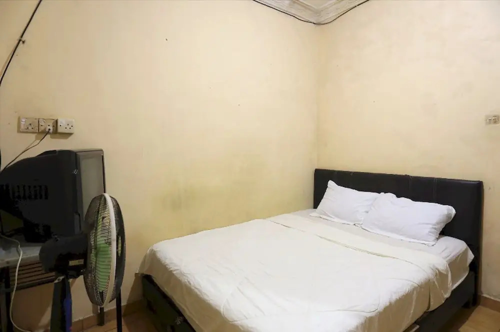 SPOT ON 92569 Anto Homestay SyariahNearPelabuhan Feri Harbor Bay