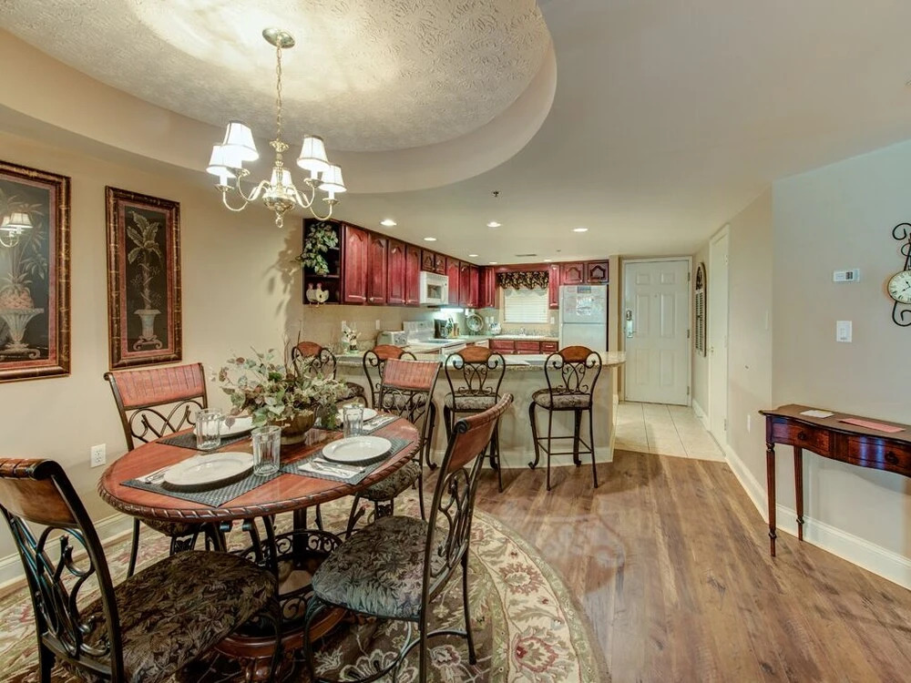 Roaring Romance - Two Bedroom Condo