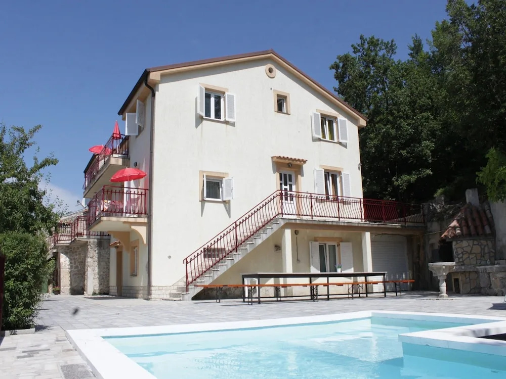 Apartments Neven
