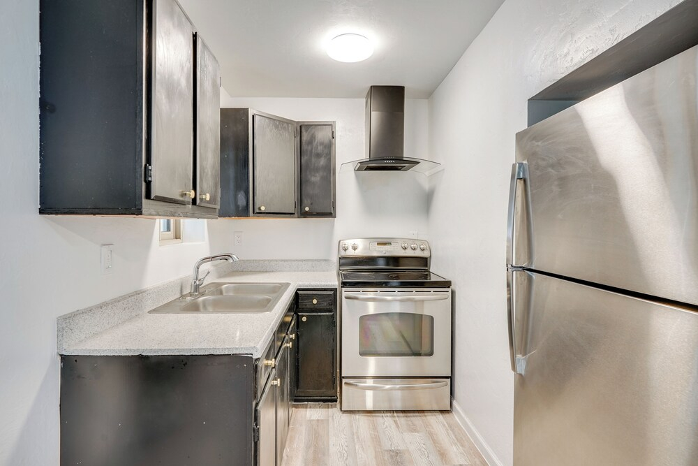 4 Mi to Dtwn & Gem Show! Pet-friendly Tucson Home