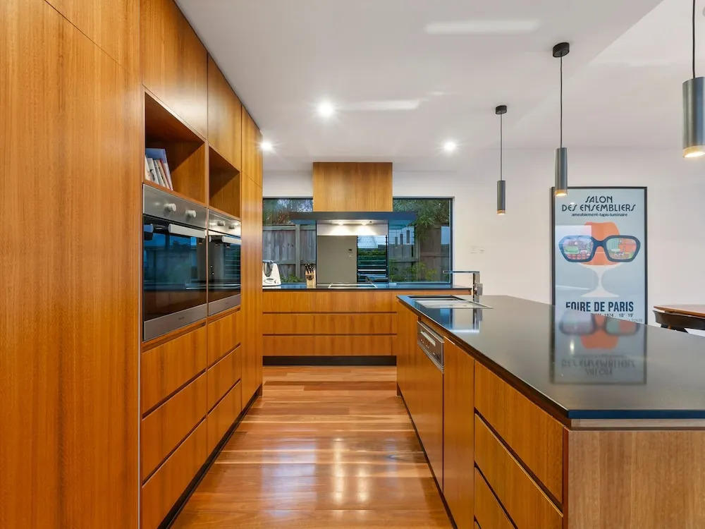 Stunning Beach House On Collins