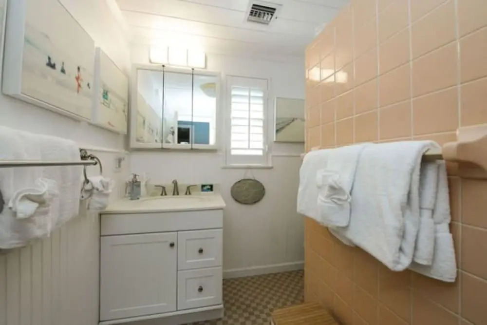 Cha Cha Cottage 301 23rd St 3 Bedroom Cottage by RedAwning