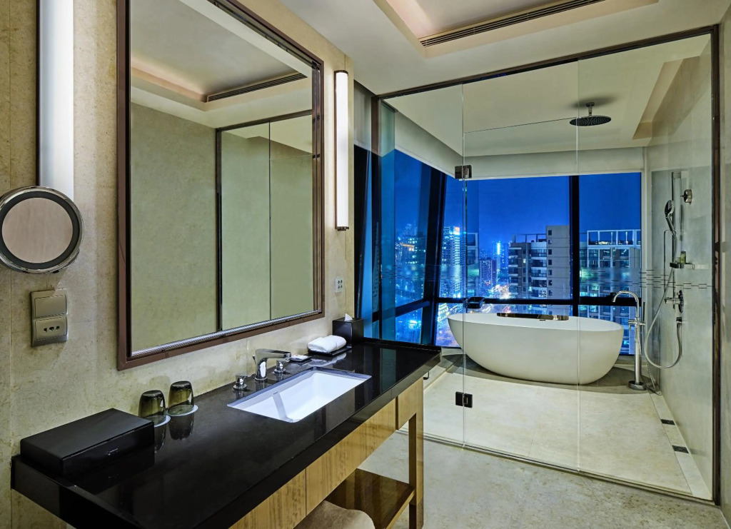 DoubleTree by Hilton Heyuan
